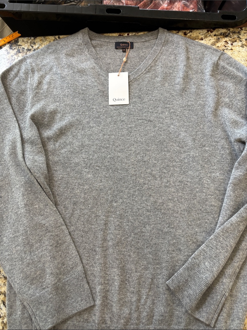 Quince Men’s V-Neck Cashmere Sweater in Light Heather Gray